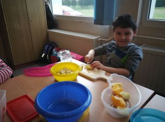 ZDROWO, SMCZNIE I WESOŁO