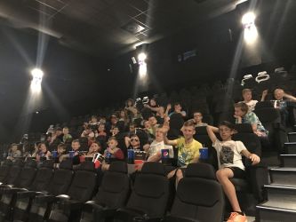 ŚWIĄTECZNA WIZYTA W KINIE