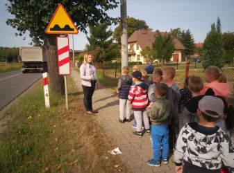 Poznajemy znaki drogowe