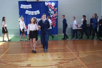 „Po raz ostatni zadźwięczał dzwonek…”