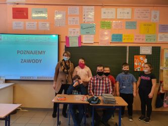 POZNAJEMY ZAWODY NASZYCH RODZICÓW
